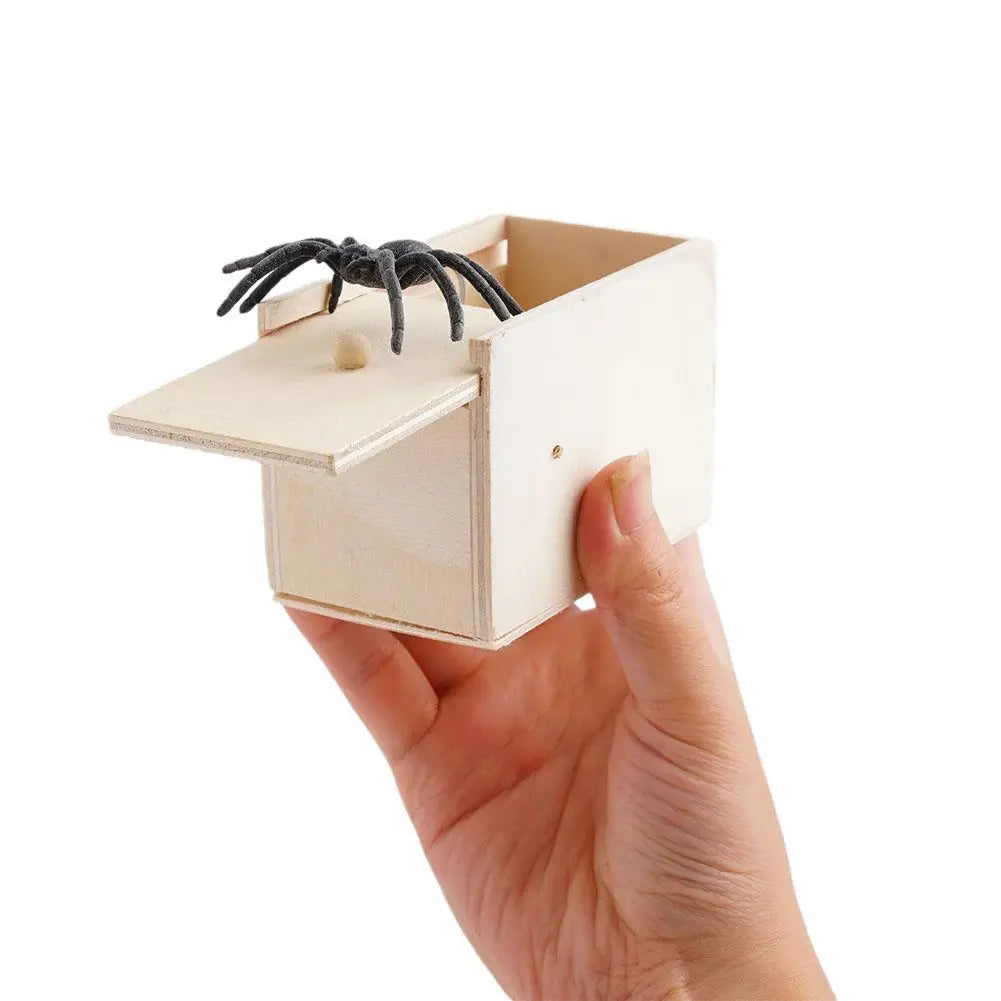 Drewniane Pudełko z Pająkiem - Klasyczny Prank